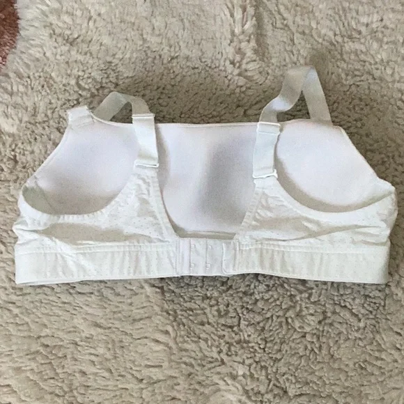 EUC Maidenform White Convertible Sports Bra - Picture 2 of 4